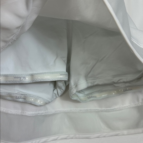 Lululemon Athletica Hotty Hot Mesh Trim Skirt In White Size 4 - Picture 3 of 8